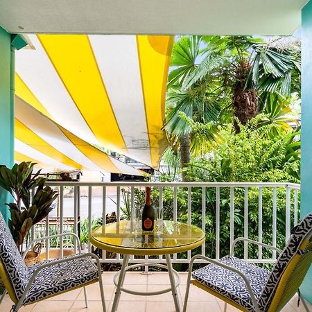 Oasis Luxe On Macrossan Street - Stylish Residence Port Douglas Bagian luar foto