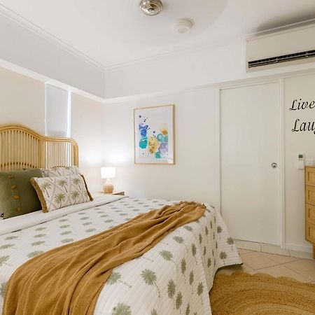 Oasis Luxe On Macrossan Street - Stylish Residence Port Douglas Bagian luar foto