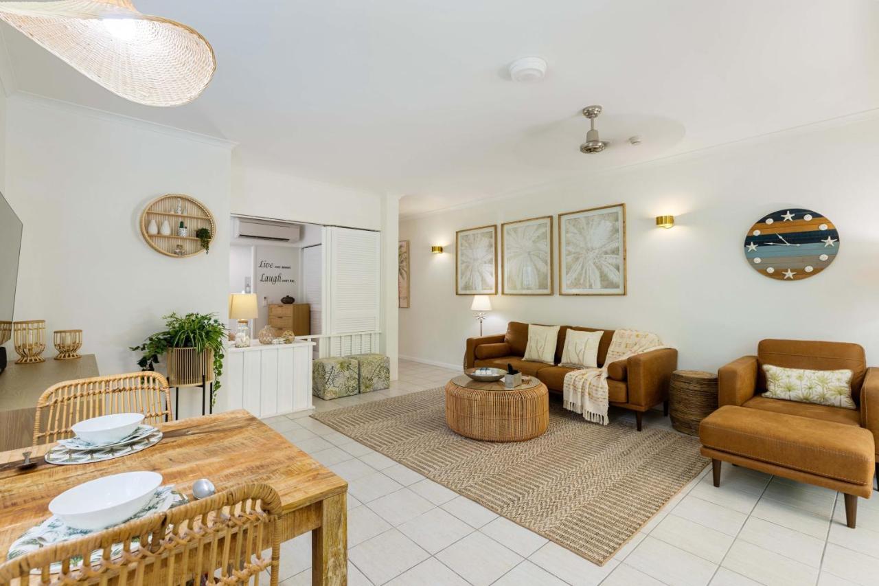 Oasis Luxe On Macrossan Street - Stylish Residence Port Douglas Bagian luar foto