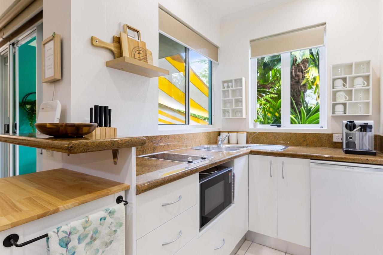 Oasis Luxe On Macrossan Street - Stylish Residence Port Douglas Bagian luar foto