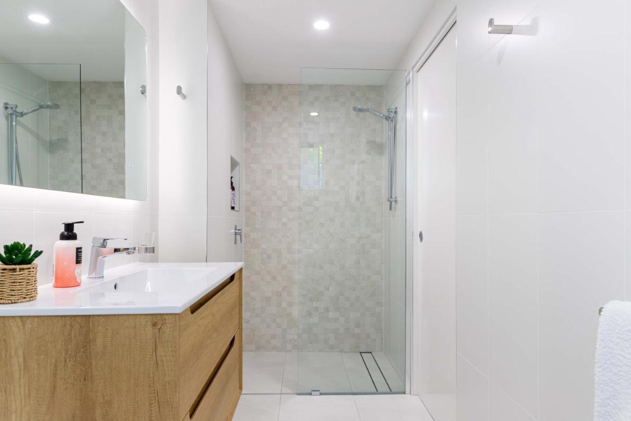 Oasis Luxe On Macrossan Street - Stylish Residence Port Douglas Bagian luar foto